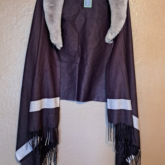 Fringed Wrap - Picture 2 of 8